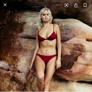 Billabong Sol Searcher Demi Cup Berry Red Bikini